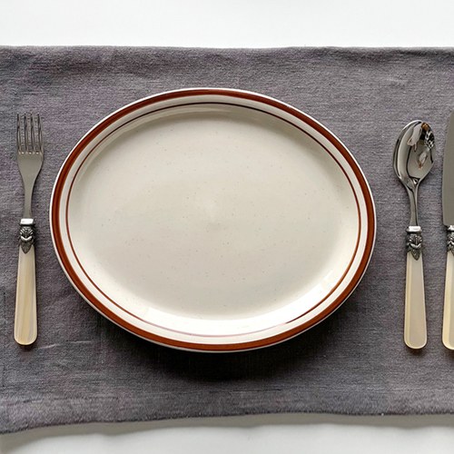 Retro oval plate-line