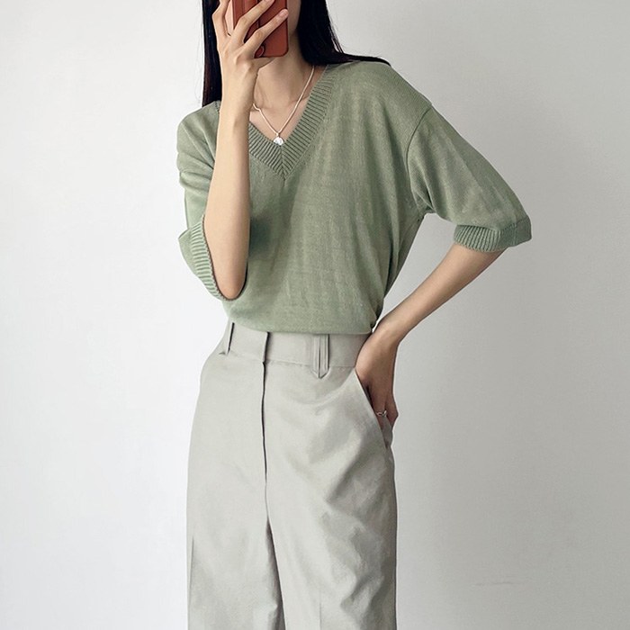 Lable Vneckline Knit