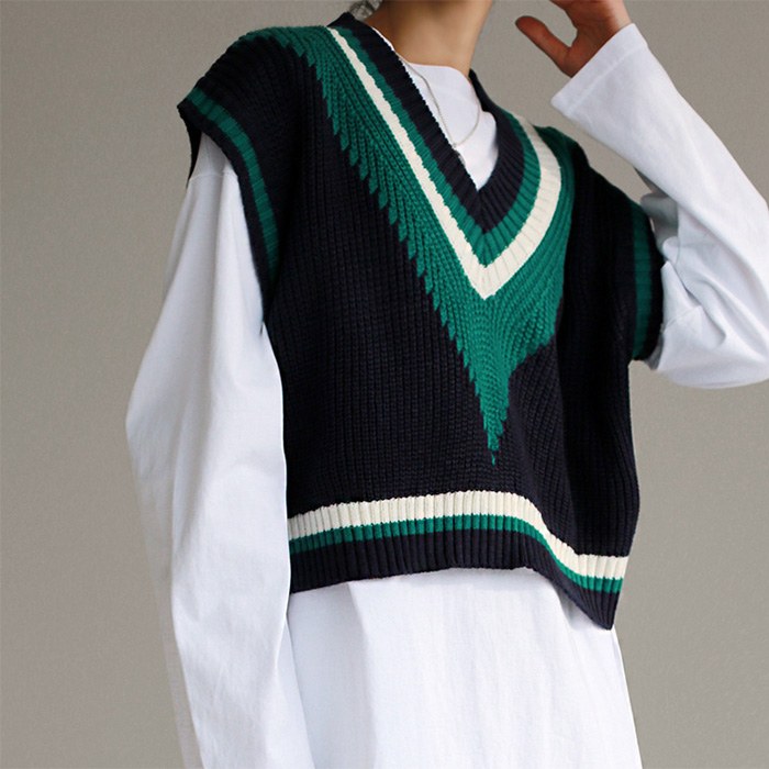 Crop V-neck knit vest
