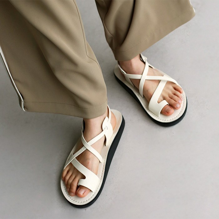 Smith's Flip Flop Sandals