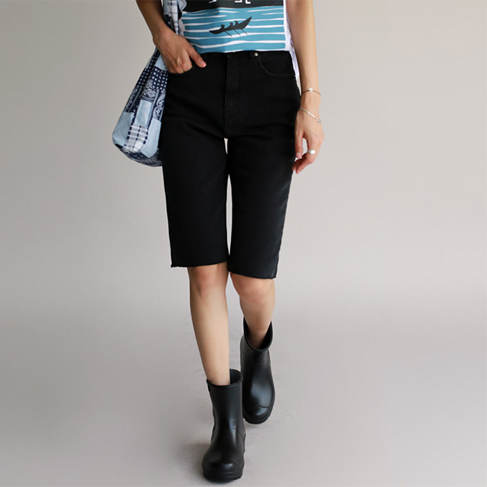 Slim Black Half Denim