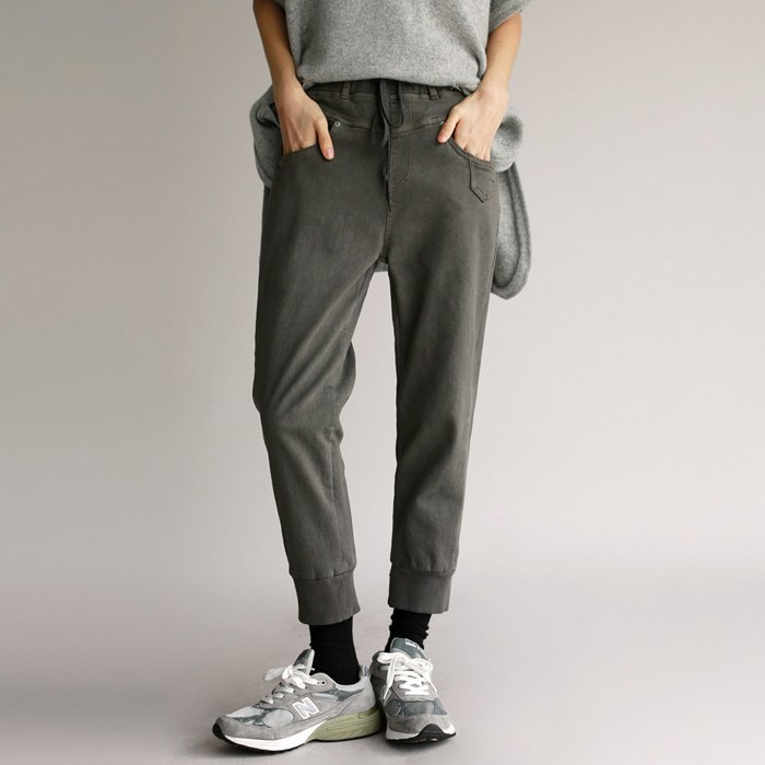 Napping jogger denim pants