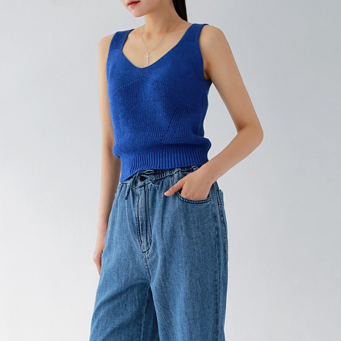 Kate sleeveless knit top