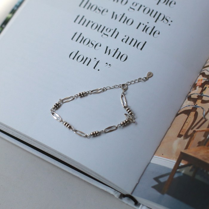 Koi Oil-based Silver Bracelet