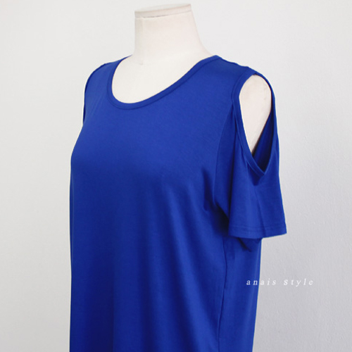 Shoulder hole tee