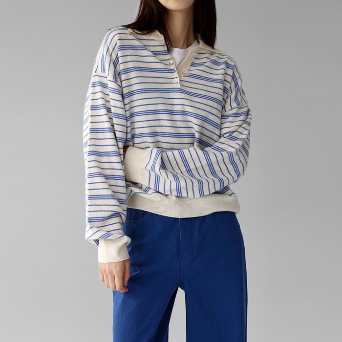 Stripe collar knit top