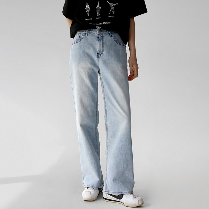 List denim pants