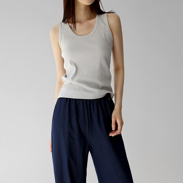 Washing U-neck tank top