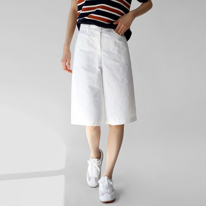 Clean Bermuda Pants