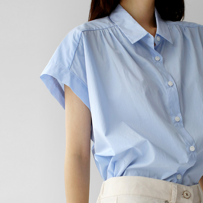 Shoulder shirring shirt