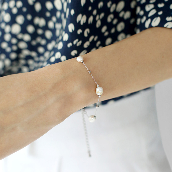NEW 5% Reason pearl bracelet