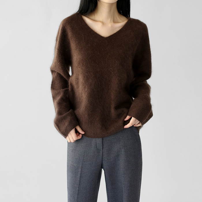 Wool, cashmere V-neck knit top