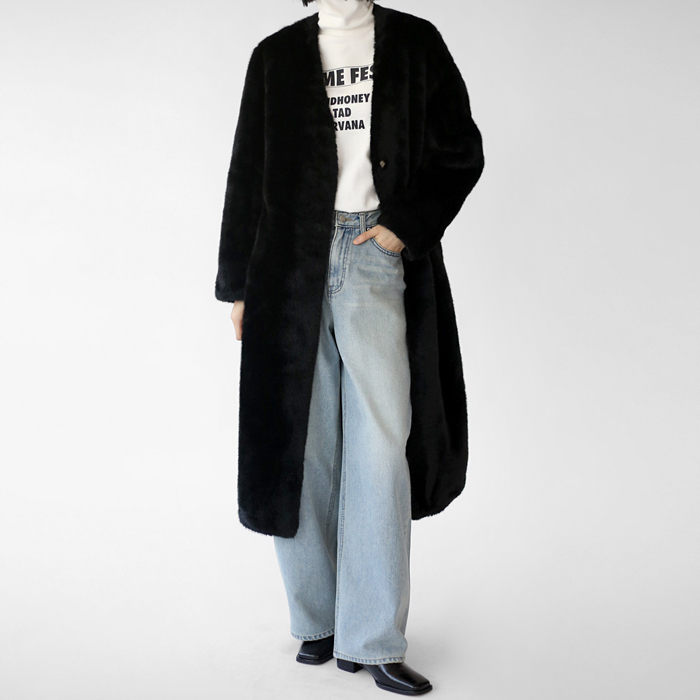V-neck eco-fur long coat