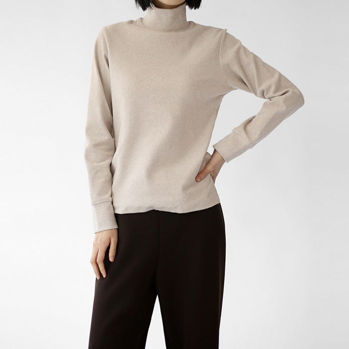 Thick turtleneck man-to-man