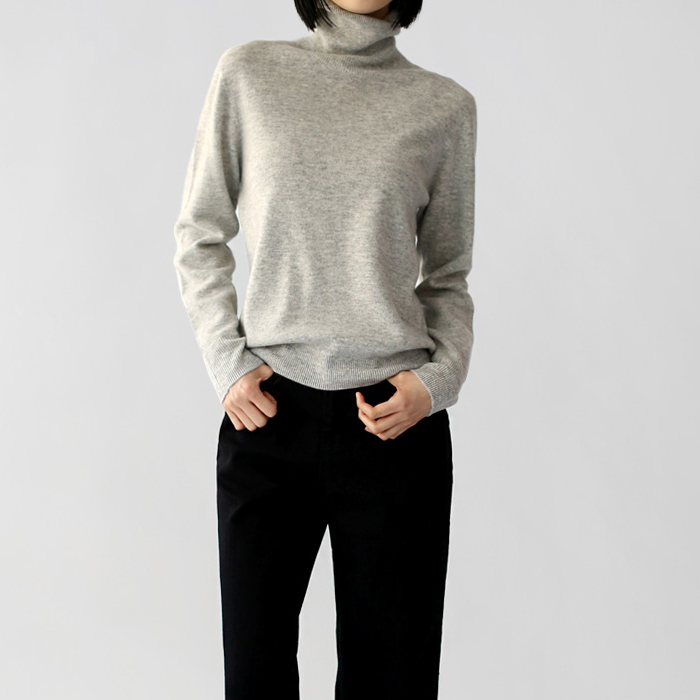 Cashmere blend wool turtleneck