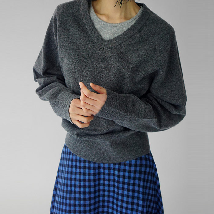 [New Arrivals 7% Off - Until 11am on the 28th] Ray V-neck Knit Top