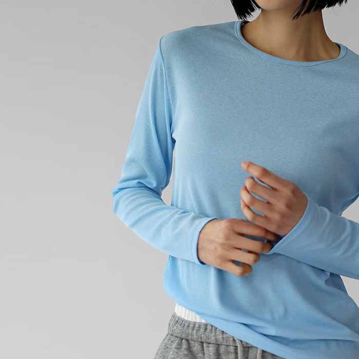 [7% off new arrivals - until 11am on the 21st] Thin, slim fit tee