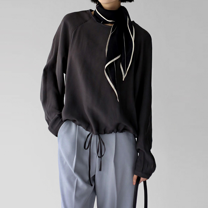 [New Arrivals 7% Off - Until 11 AM on the 13th] Raund Neck Strap Blouse