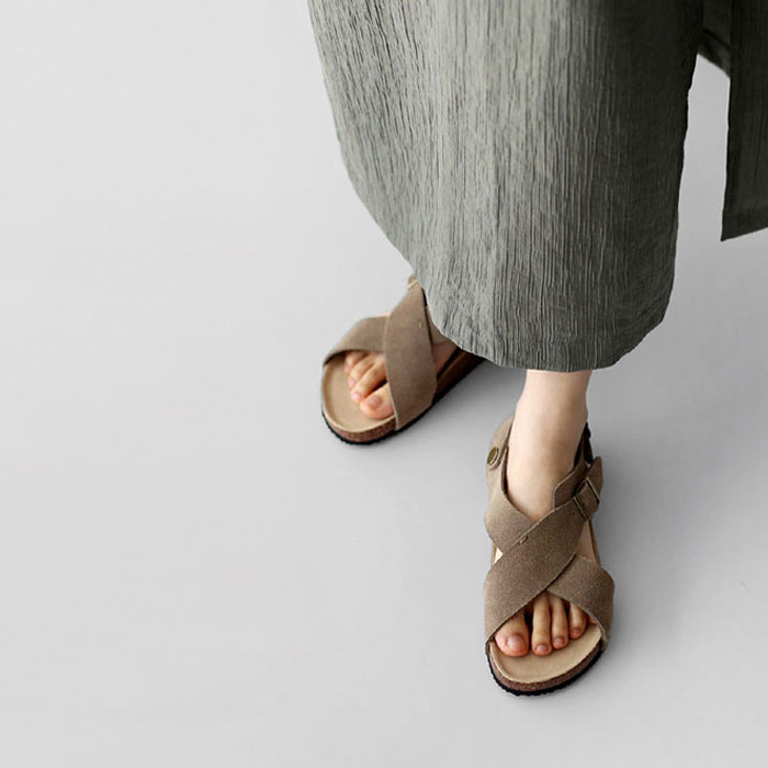 [New Arrivals 7% - Until 11 AM on the 29th] Suede Buckle Sandals