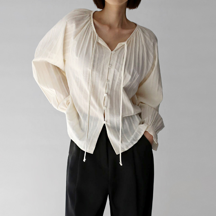 [New Arrivals 7% - Until 11 AM on the 8th] Take Shirring Blouse