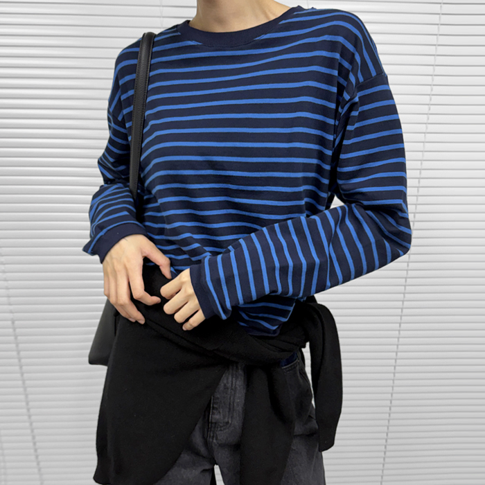 [New Arrivals 7% - Until 11 AM on the 7th] Lightweight Stripe Sweatshirt