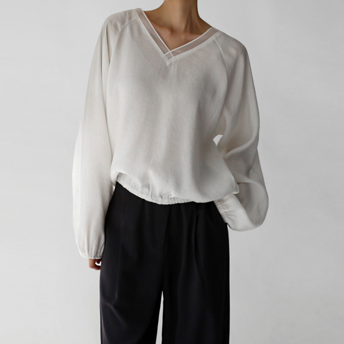 [New Arrival 7% - Until 11 AM on the 30th] Pure V-neck Blouse